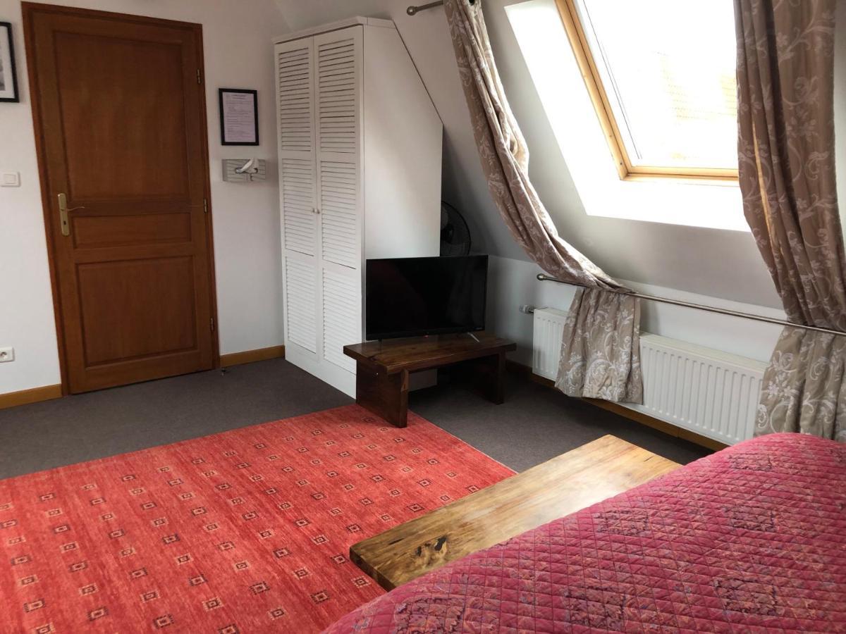 La Ferme De La Place Bouvines Екстериор снимка